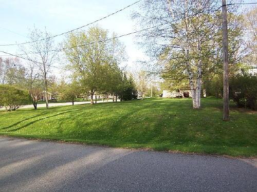 Lt1 N 45th, Brown Deer, WI 53223