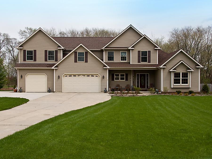 9019 262nd, Salem, WI 53168