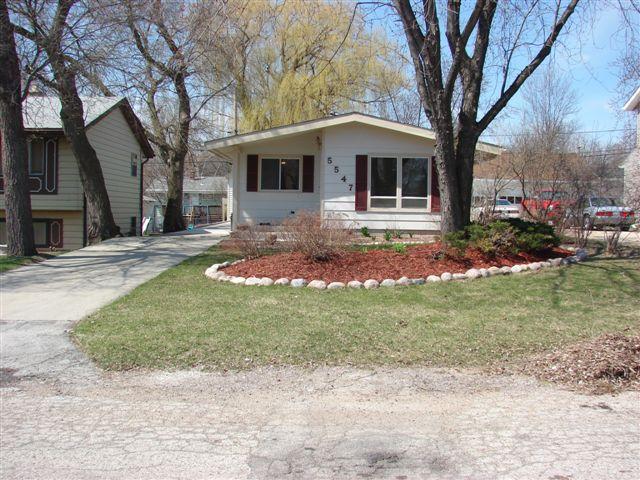5547 S 42nd St., Greenfield, WI 53226