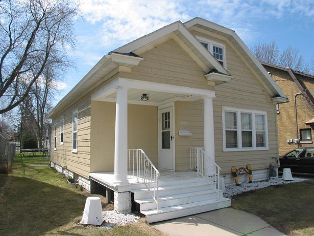 1809 28th St., Two Rivers, WI 54241