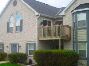 N25W24037 River Park Dr. #15, Pewaukee, WI 53072
