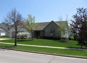 1125 Glacier Pass, Slinger, WI 53086