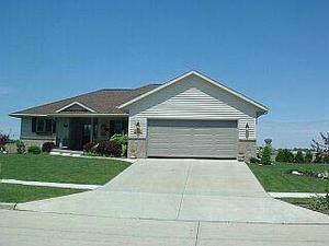 5102 Elmer Ln., Manitowoc, WI 54220