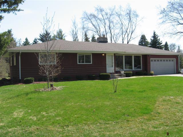 9515 W Carpenter Ave., Greenfield, WI 53228
