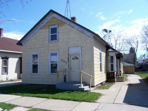 1315 N Main St., Racine, WI 53402