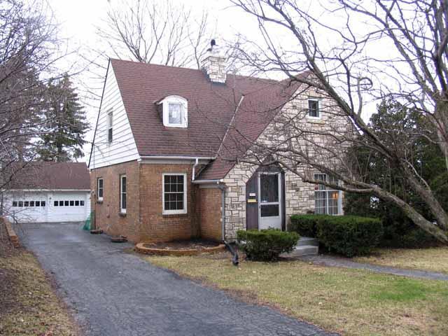 7817 W North Ave, Wauwatosa, WI 53213