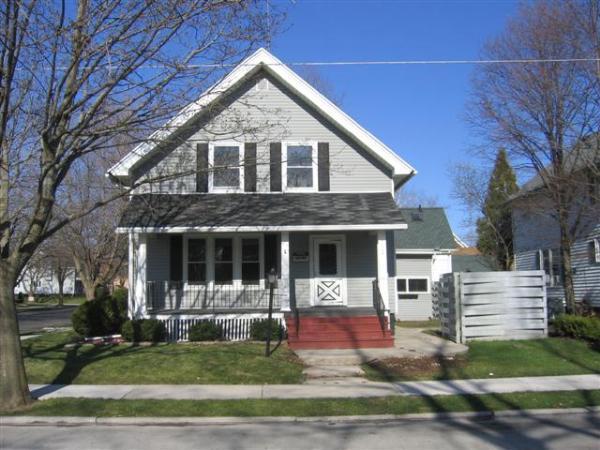 738 S 19th St., Manitowoc, WI 54220