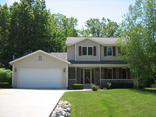 4034 Elaine's Way, Slinger, WI 53086