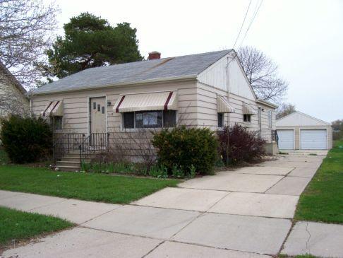 1645 22nd Ave, Kenosha, WI 53140