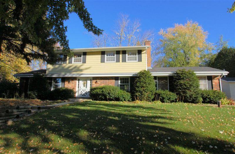 11550 N Meadowbrook Dr, Mequon, WI 53097
