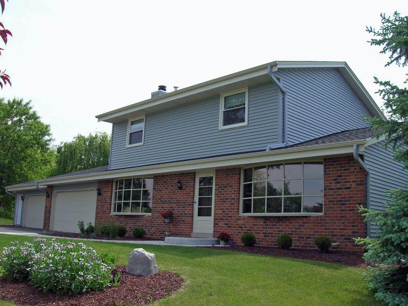 W322S7625 Claire Dr., Mukwonago, WI 53149
