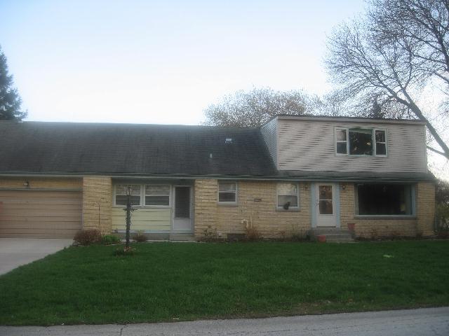 7821 W Whitaker Ave., Greenfield, WI 53220
