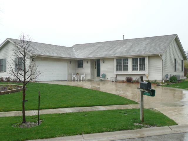 8581 S Orchard View Ln., Oak Creek, WI 53154