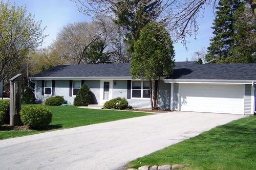 5515 S 106th St, Hales Corners, WI 53130
