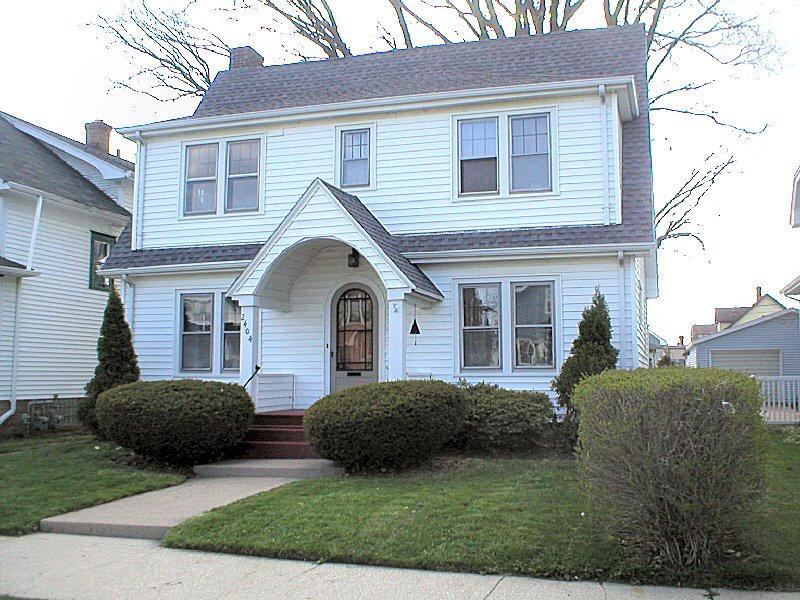 2404 Green, Racine, WI 53402