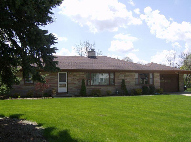 1821 Summit Ave., Waukesha, WI 53188