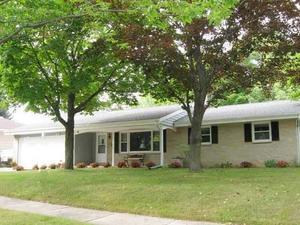 204 Butternut, West Bend, WI 53095