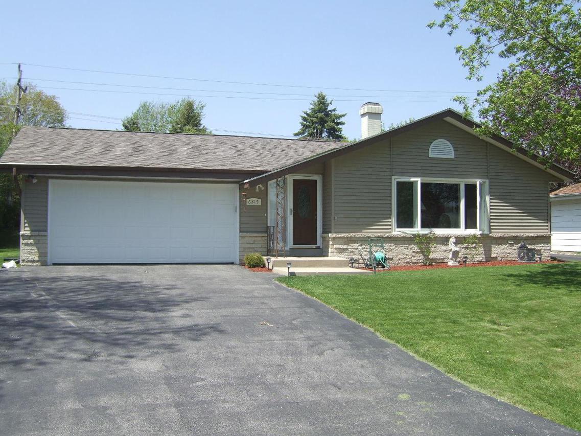 6215 S 38th St., Greenfield, WI 53221