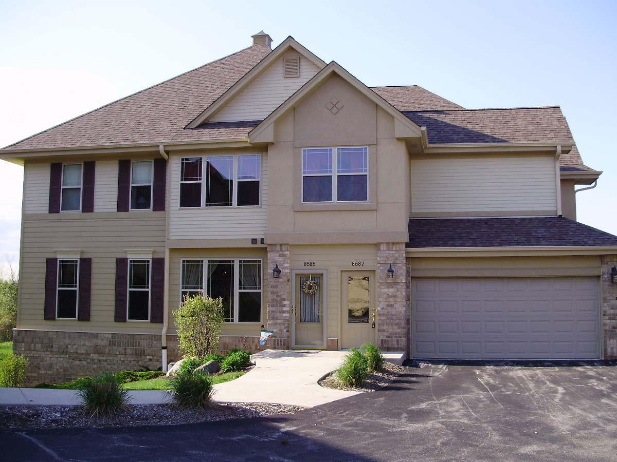 8587 S Deerwood Ln. #36L, Franklin, WI 53132
