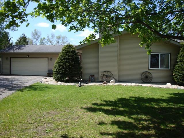 S54W23925 Woodmere Trace, Waukesha, WI 53189