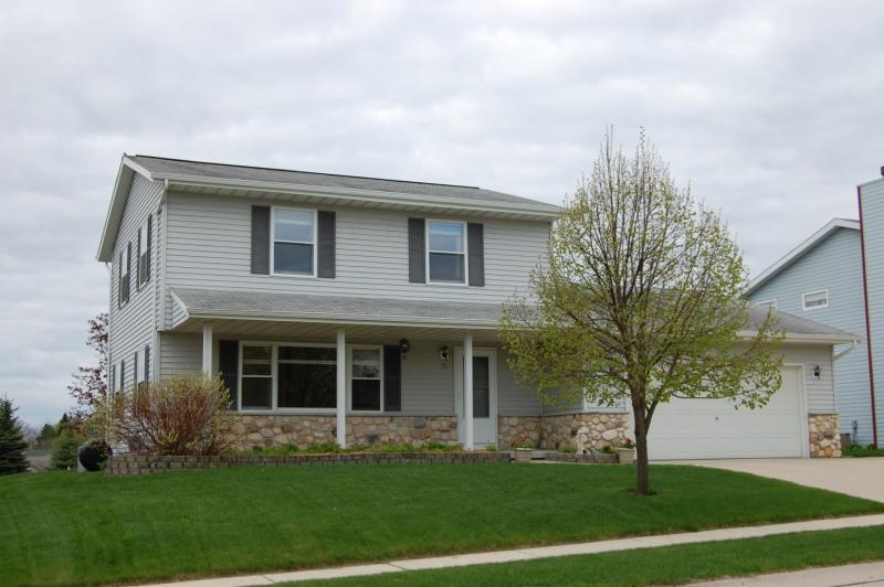 51 Hidden Creek View, Hartford, WI 53027