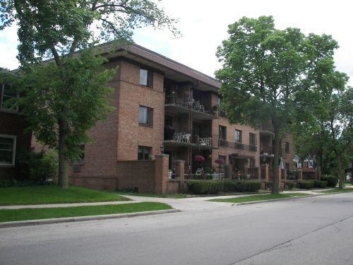 303 E Henry Clay #203, Whitefish Bay, WI 53217