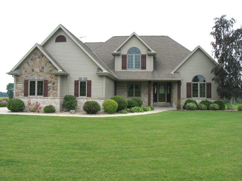 N2626 Meadowbrook Ln., Osceola, WI 53010