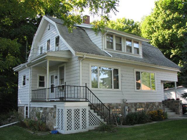 523 Kettle Moraine Dr, Slinger, WI 53086