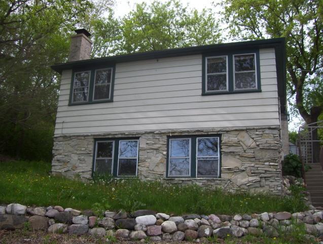 W274N3951 Hillside Grove, Pewaukee, WI 53072