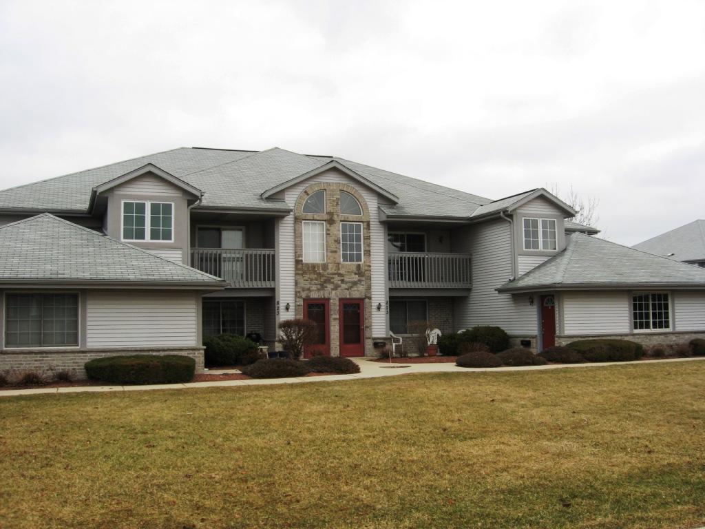 823 Quinlan Dr. #F, Pewaukee, WI 53072