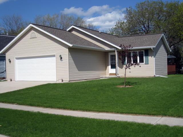 1529 S.38th St., Manitowoc, WI 54220