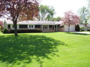 3715 Hollywood Ln., Brookfield, WI 53045