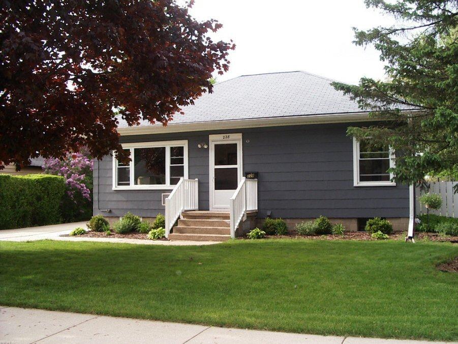 228 Lincoln Ave., Mukwonago, WI 53149