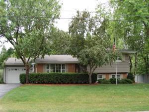 418 Lookout Dr, Pewaukee, WI 53072