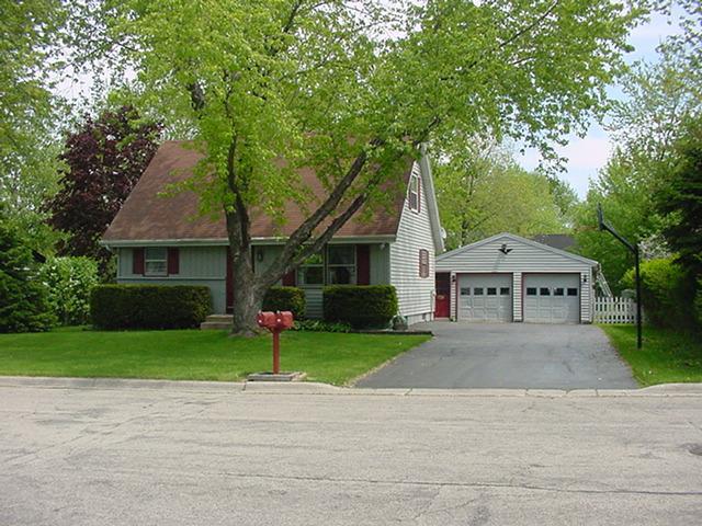 37 Monica Dr., Elkhorn, WI 53121