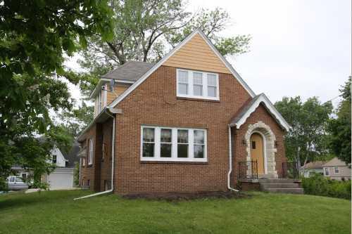 4523 W Willow Rd., Mequon, WI 53092