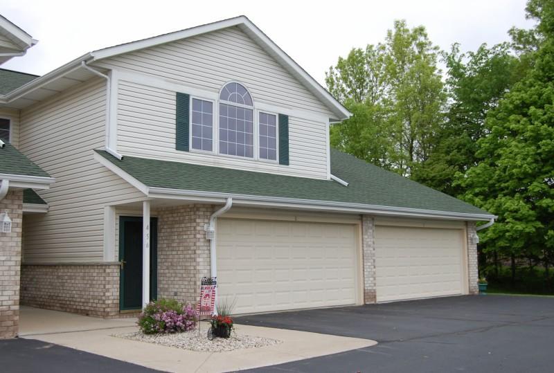 614 Shepherds Dr. #6, West Bend, WI 53090