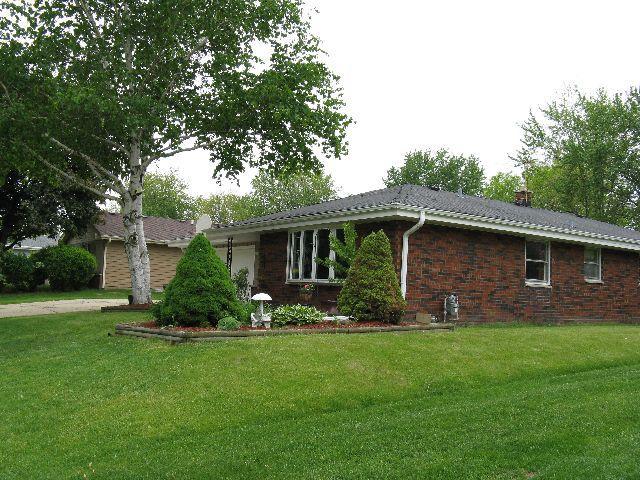5129 S 48th St., Greenfield, WI 53220