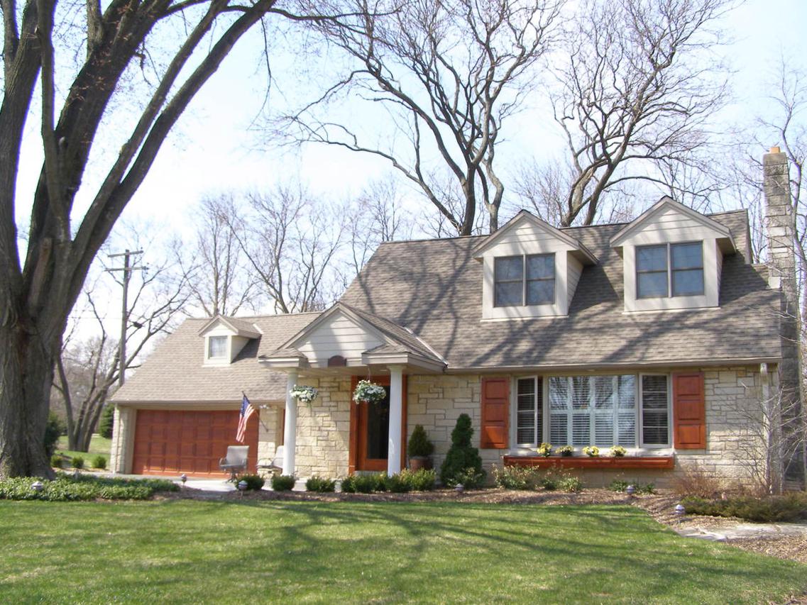 815 Grandview Dr, Elm Grove, WI 53122