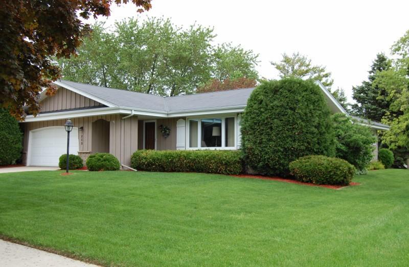 1809 Woodridge Rd., West Bend, WI 53095