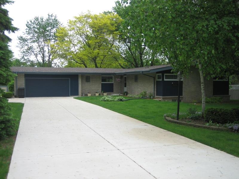 W151N6866 Glenview Dr., Menomonee Falls, WI 53051