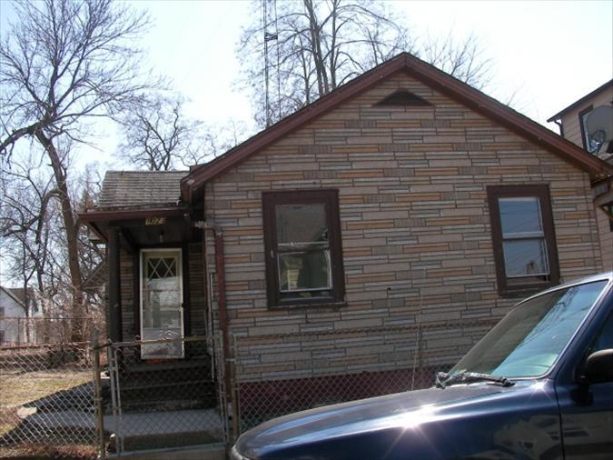 1023 Albert St, Racine, WI 53404