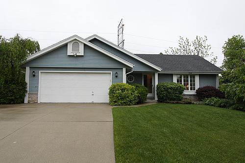 10100 W Meadow Dr., Greenfield, WI 53228