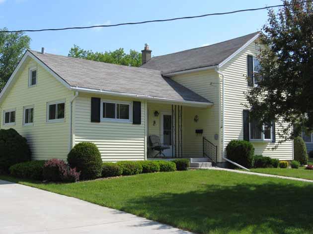 60 E Rogers St, Hartford, WI 53027