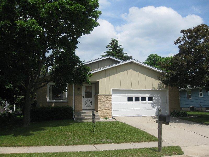 533 Riverview Dr., West Bend, WI 53095