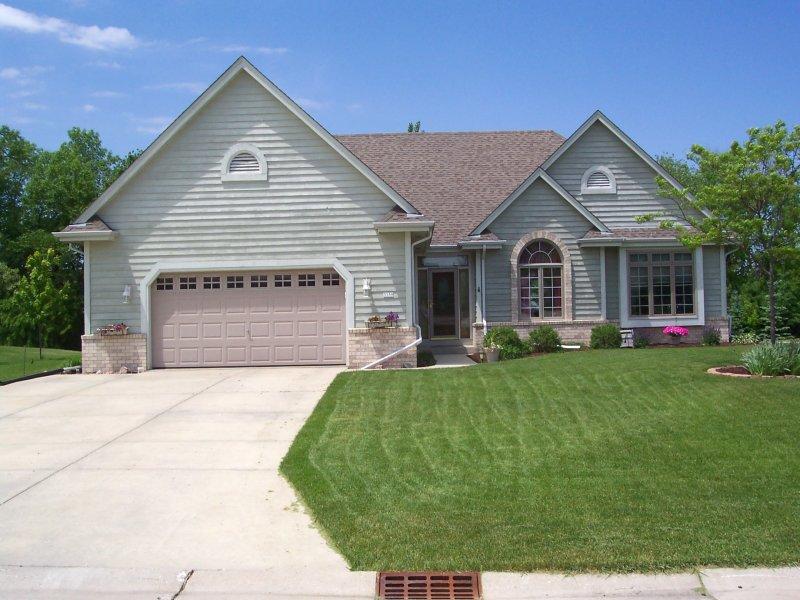 3339 S Highpointe Dr., New Berlin, WI 53151