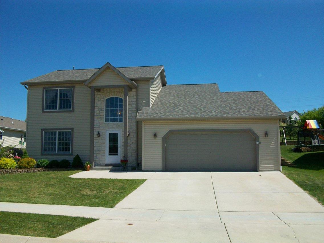 1388 Kennedy Dr, Hartford, WI 53027