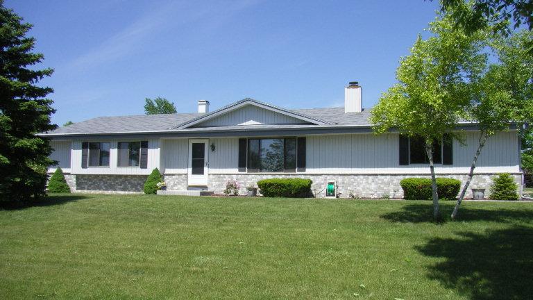 7003 S Tumble Creek Dr., Franklin, WI 53132