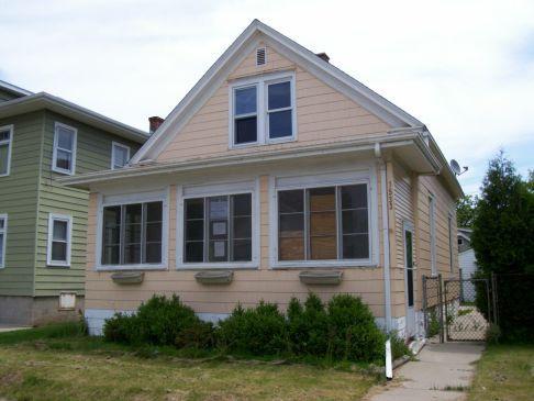 1533 Grove Ave., Racine, WI 53405