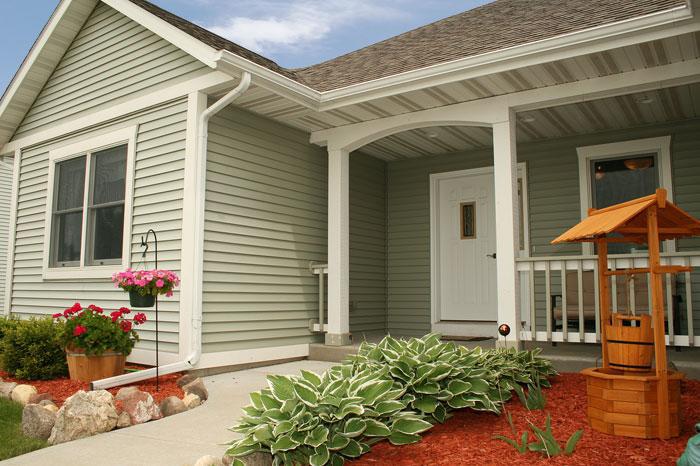 1236 Garfield Ln., Hartford, WI 53027